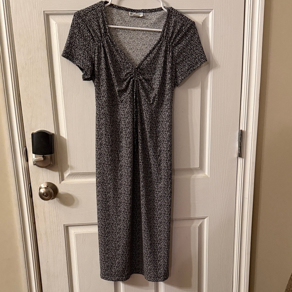 Black and White Patterned Maternity Dress Womens size Small Motherhood
